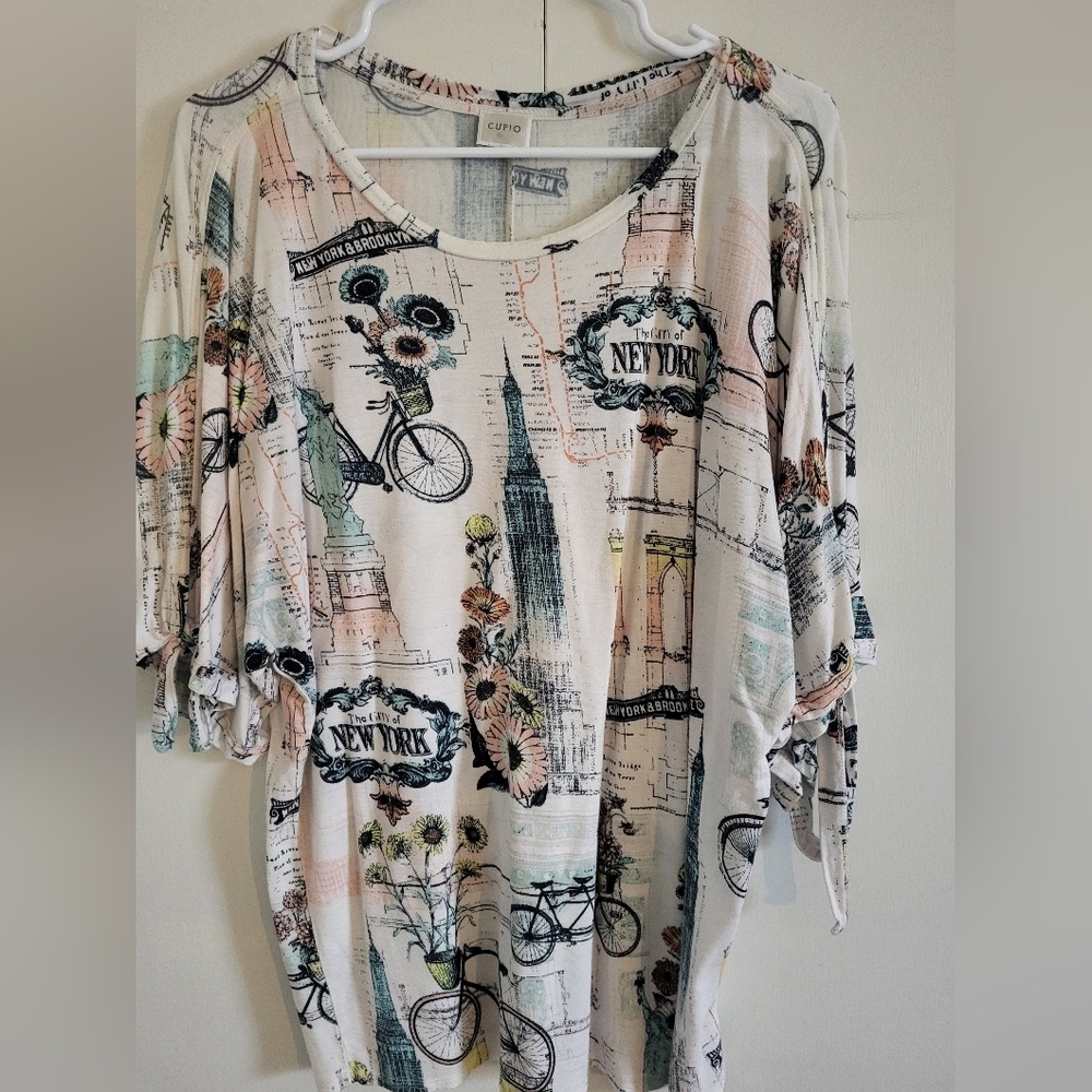 Cupio Women's Cream Graphic Top